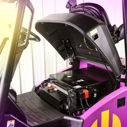 Electric forklift - CBH 3.0 | Mast 3300mm | AntOn by Jungheinrich